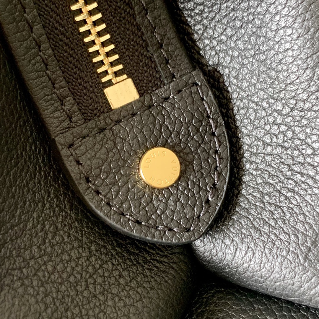 l0vis Vvtt0n petit palais monogram empreinte leather black m58916 29 x 18 x 12.5 cm