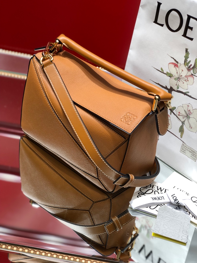 L0ew* small puzzle bag cassic calfskin leather tan 322.30.s21 24 x 14 x 11 cm