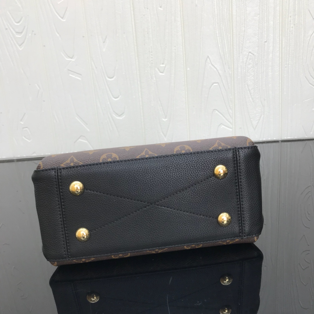 l0vis Vvtt0n surÈne bb monogram canvas black m43775 24 x 17 x 11 cm