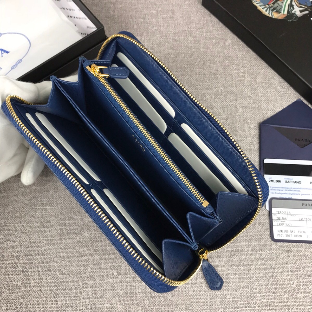 Pra*a large saffiano leather wallet navy 1ml506 20 x 10 cm