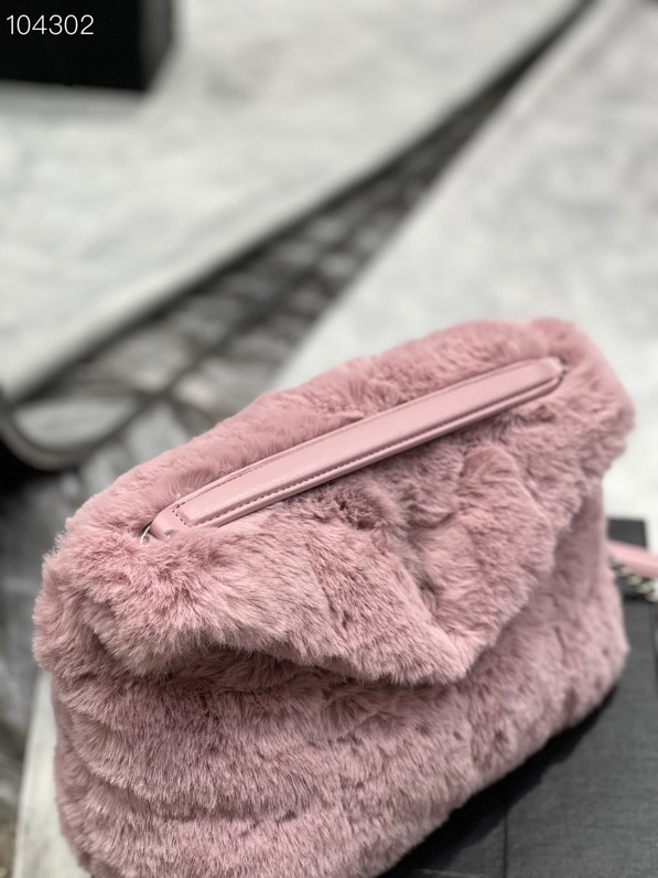 Y51 small puffer bag in merino shearling and lambskin nude pink 57747628 29 × 17 × 11 cm