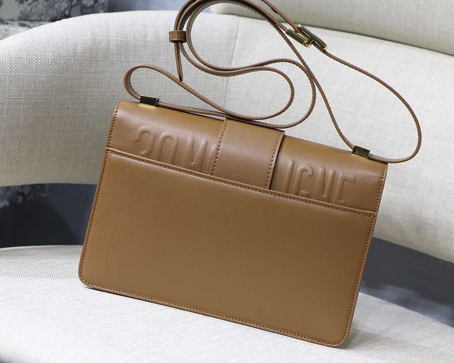D10r 30 montaigne m9030 in brown