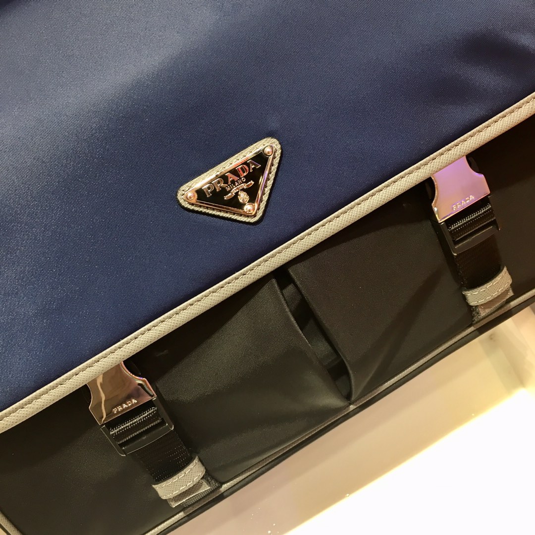 Pra*a re-nylon and saffiano leather shoulder bag blue 2vd768 32 x 24 x 12 cm