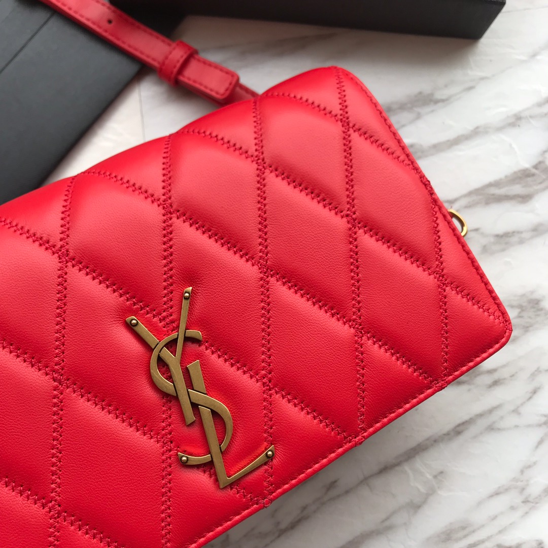 Y51 ladies angie chain bag in quilted lambskin red 568906 22 x 13 x 5.5 cm