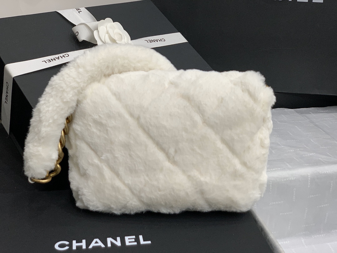 Ch**el shearling lambskin flap bag golden metal white as2240 15.5 x 21.5 x 6.5 cm