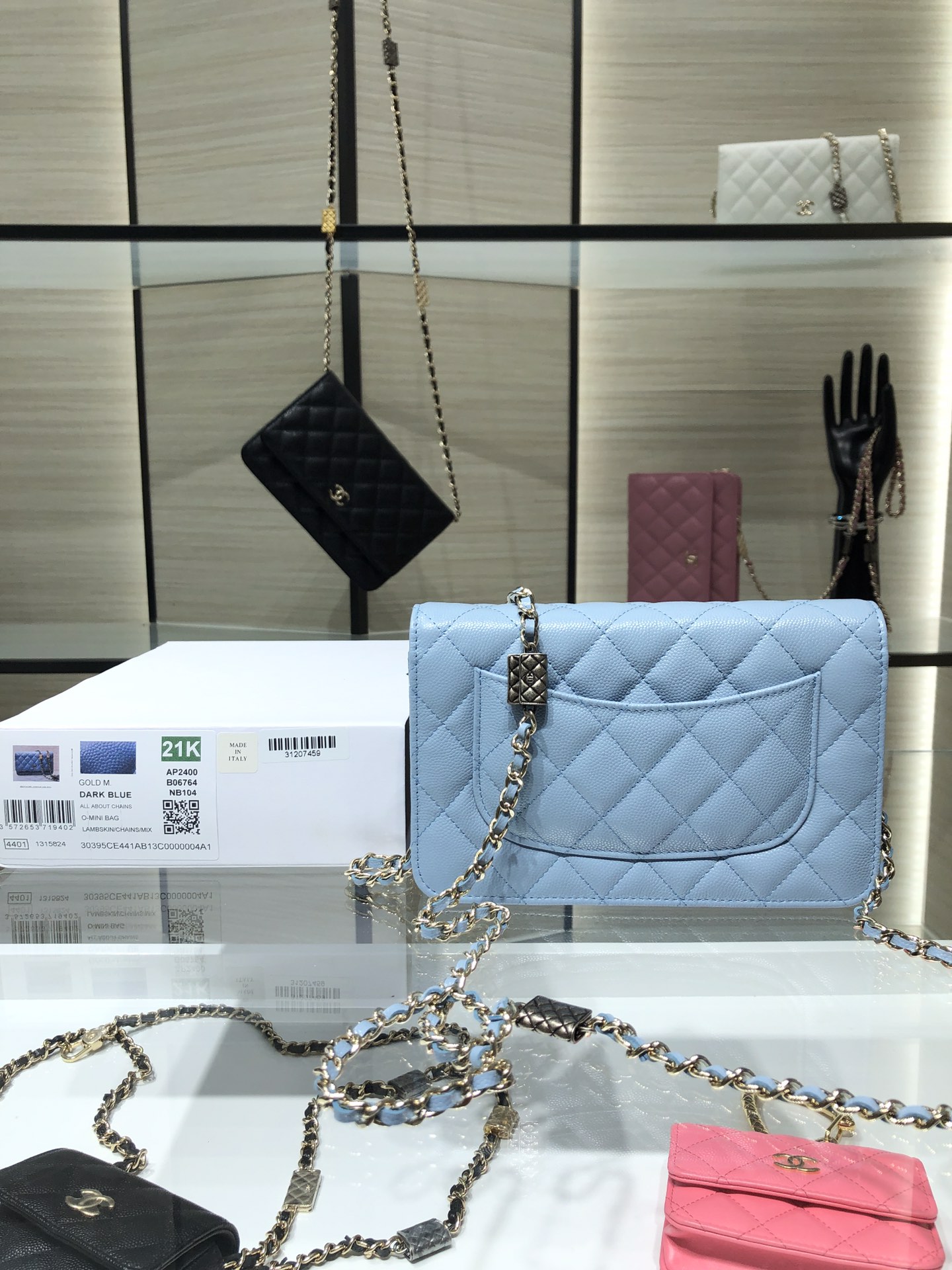 Ch**el wallet on chain blue ap2400 19 cm