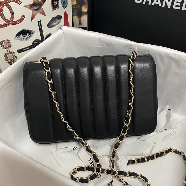 Ch**el 1992 vertical quilt cc shoulder bag black as1499 23 x 14 x 7 cm