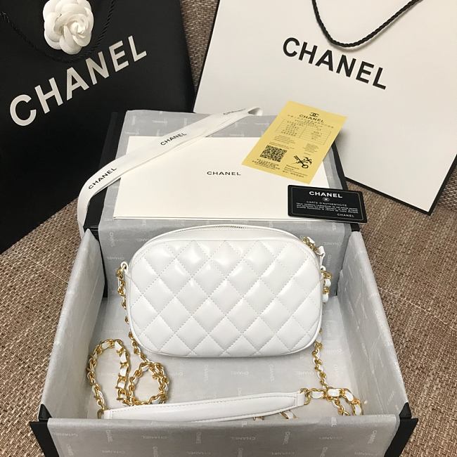 Ch**el cc timeless camera bag white as1757 13 x 20 x 5 cm