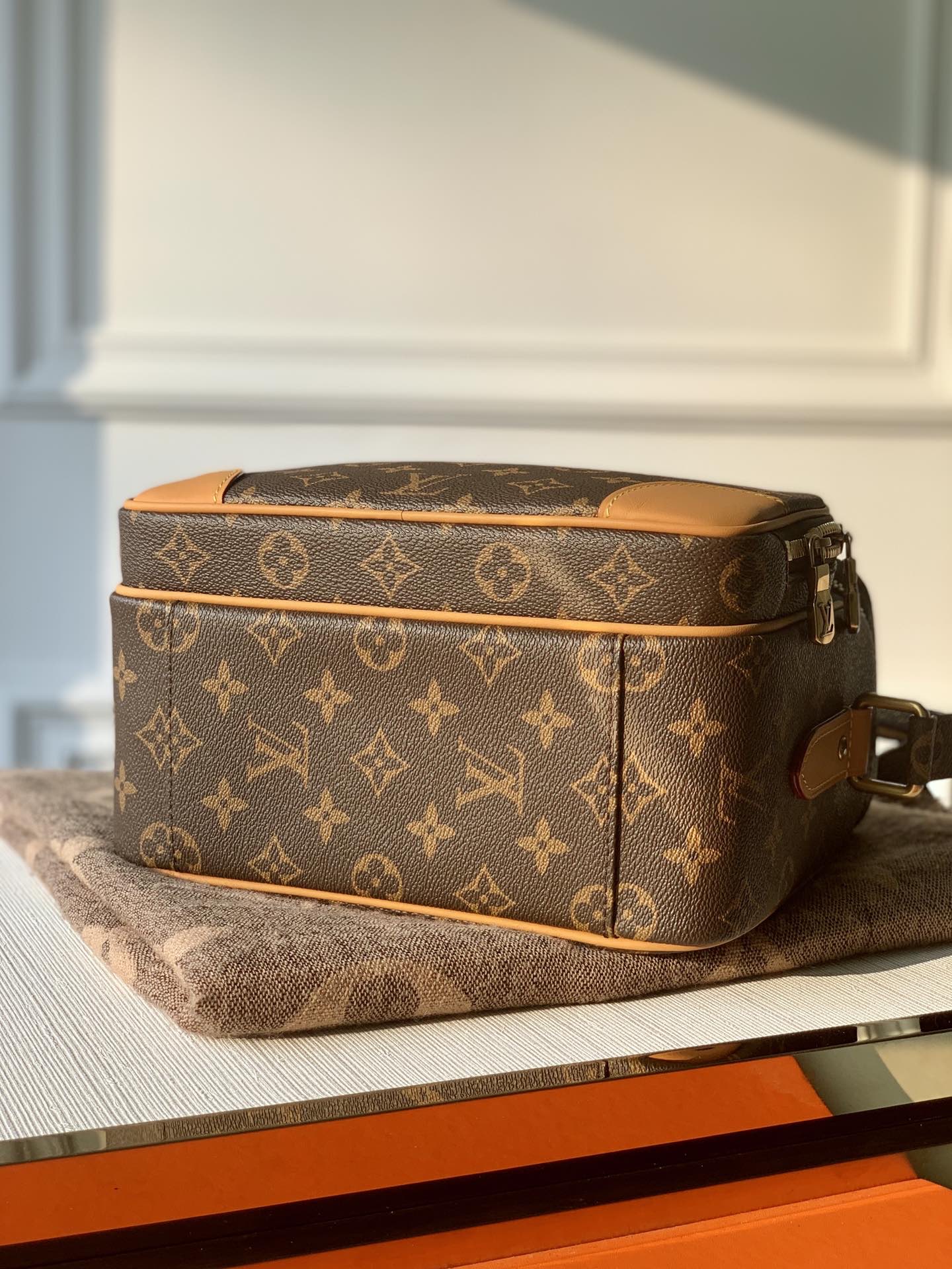 l0vis Vvtt0n camera bag monogram canvas brown m44937 22.5 x 19 x 13.5 cm