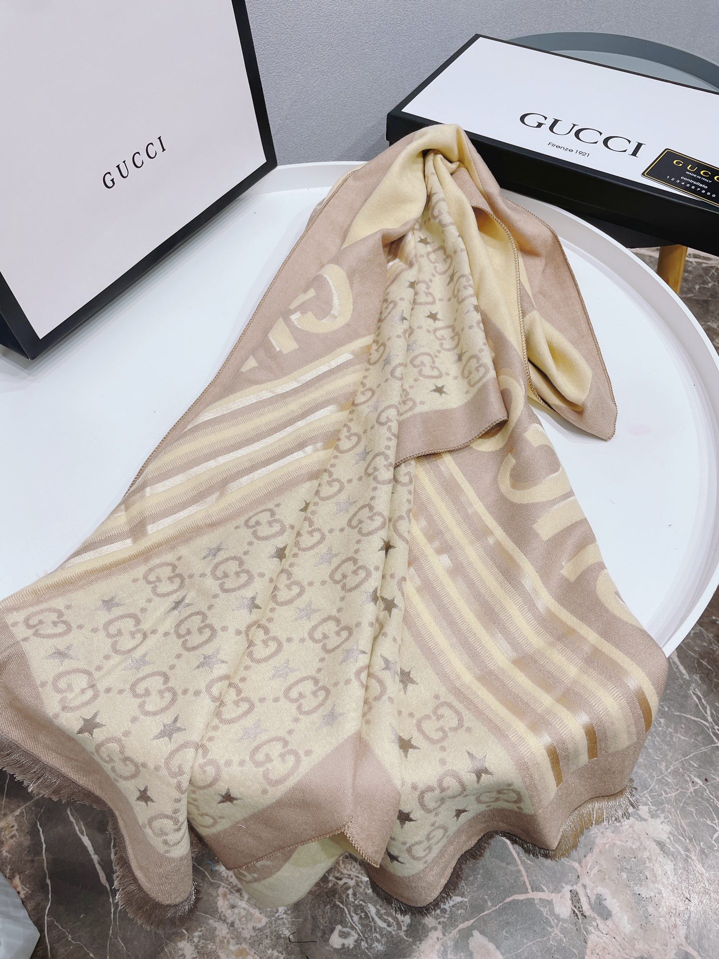 Gvc*1 scarf 04