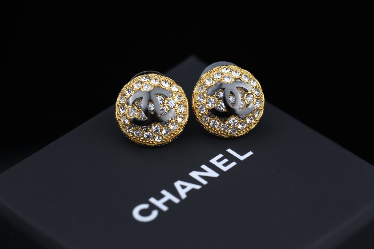 Ch**el earings 02