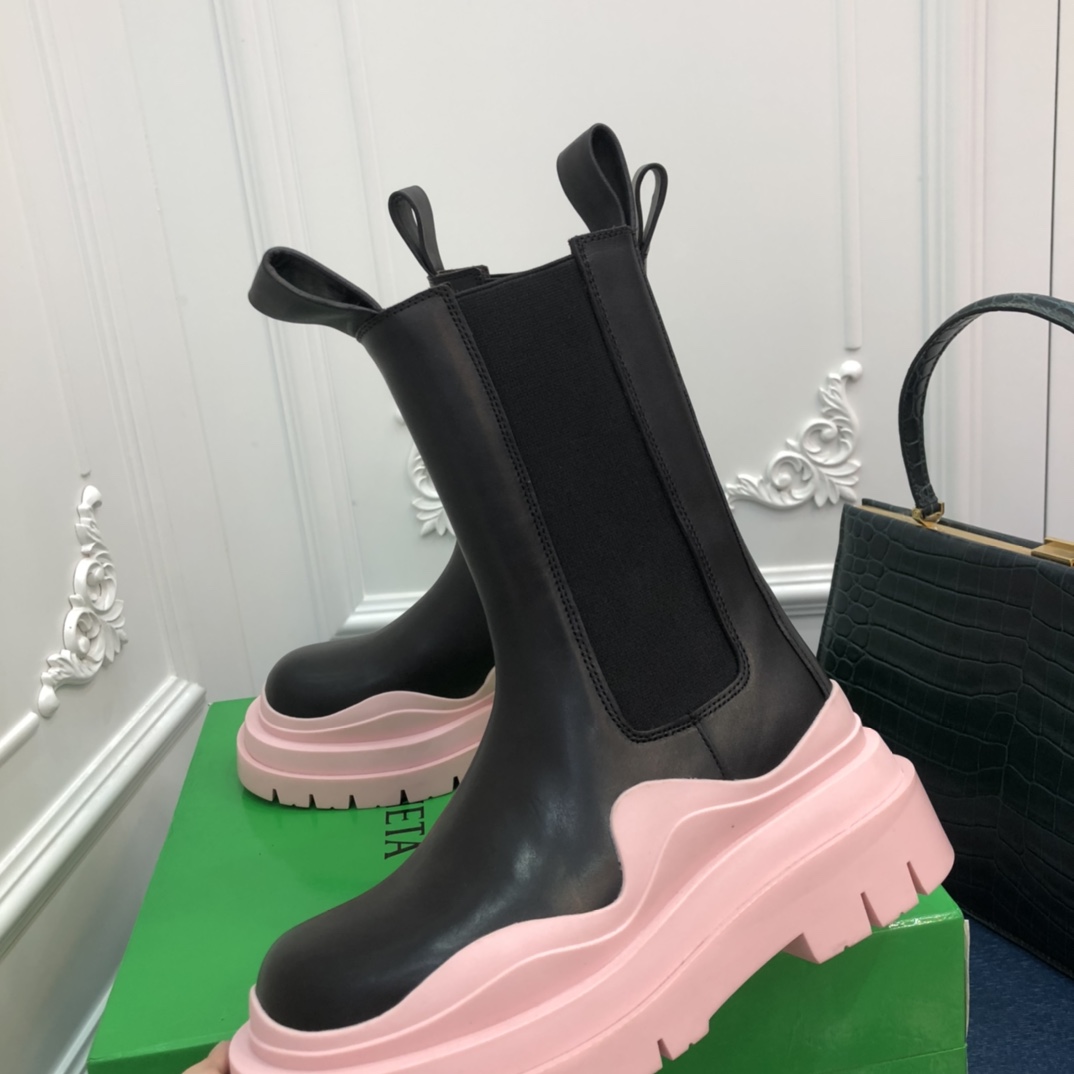 b0tt*ga Ven*ta tire two-tone boots light pink