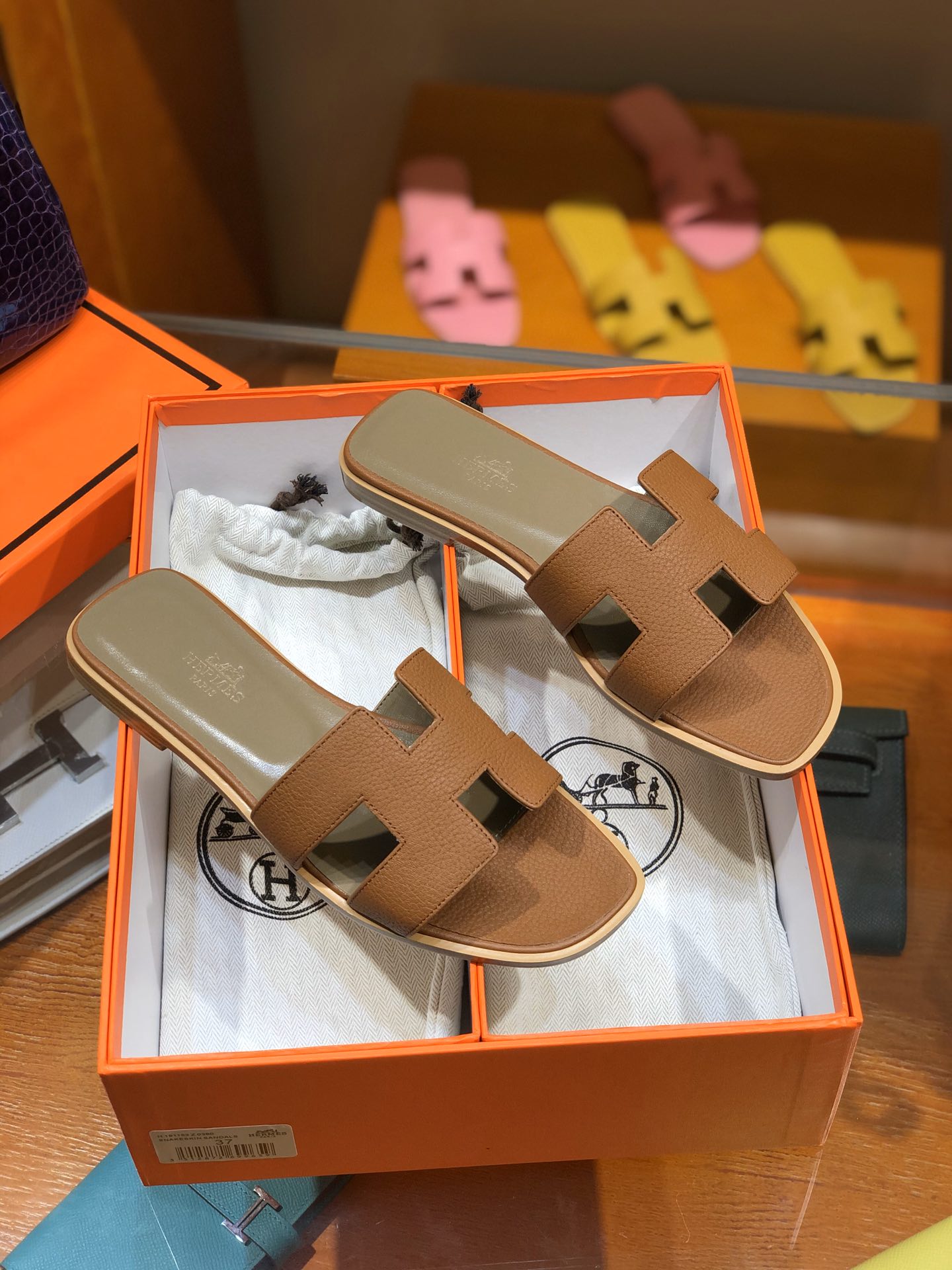 H**me5 slippers 01