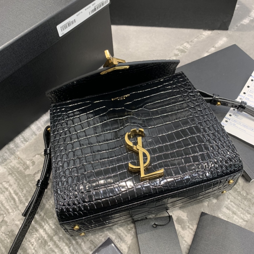 Y51 cassandra mini top handle bag crocodile leather black 623930 20 x 16 x 7.5 cm