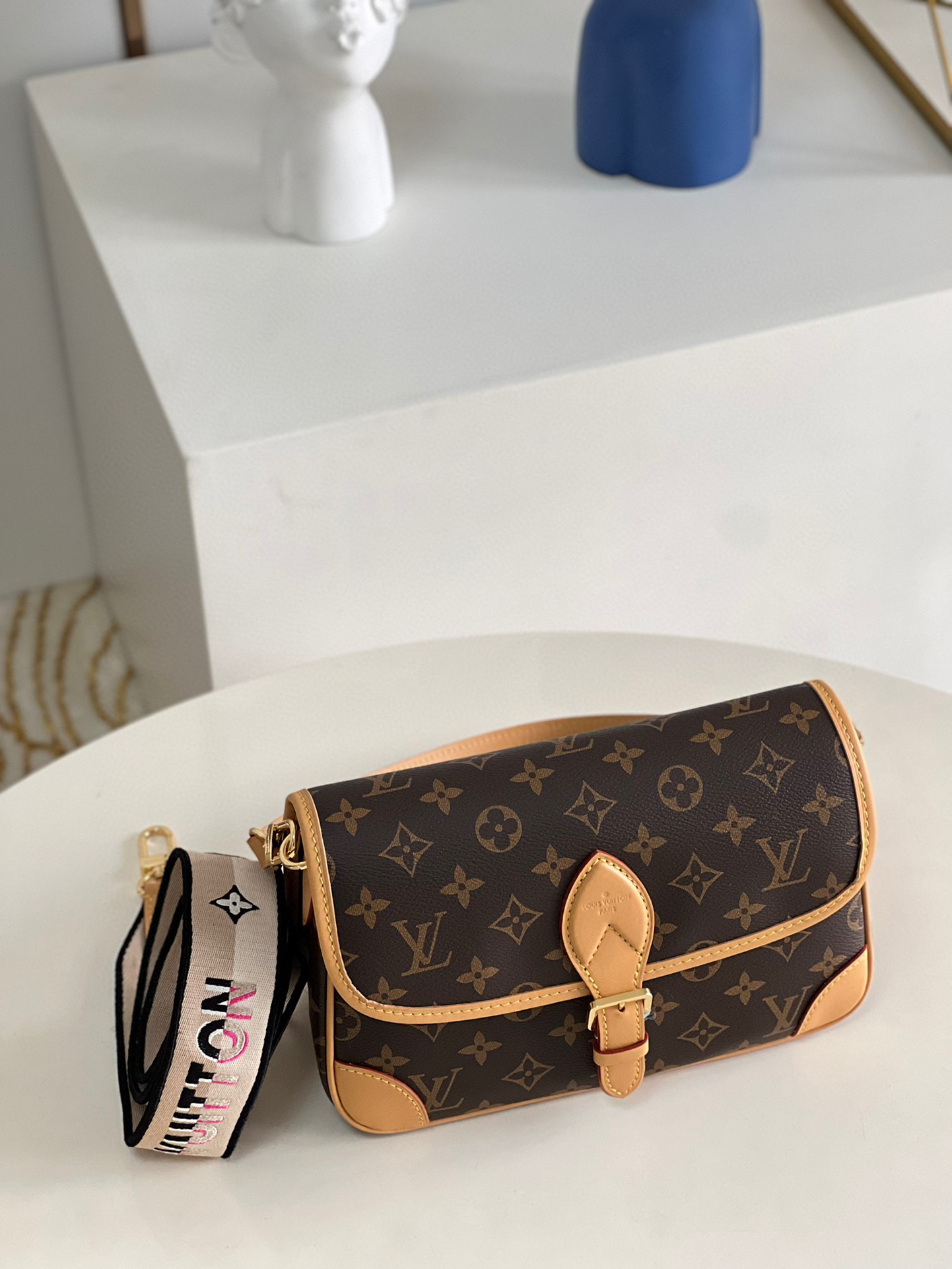 LV medieval bag series Diane handbag 25cm