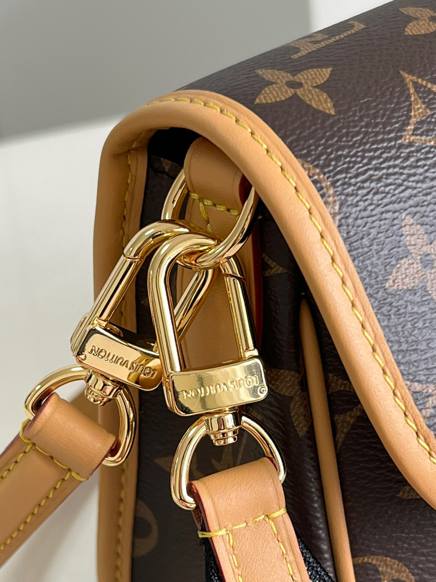 LV medieval bag series Diane handbag 25cm