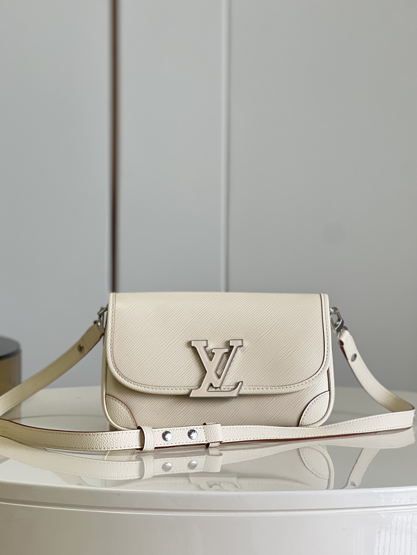 l0vis Vvtt0n papillon bb monogram empreinte leather m458820 20cm