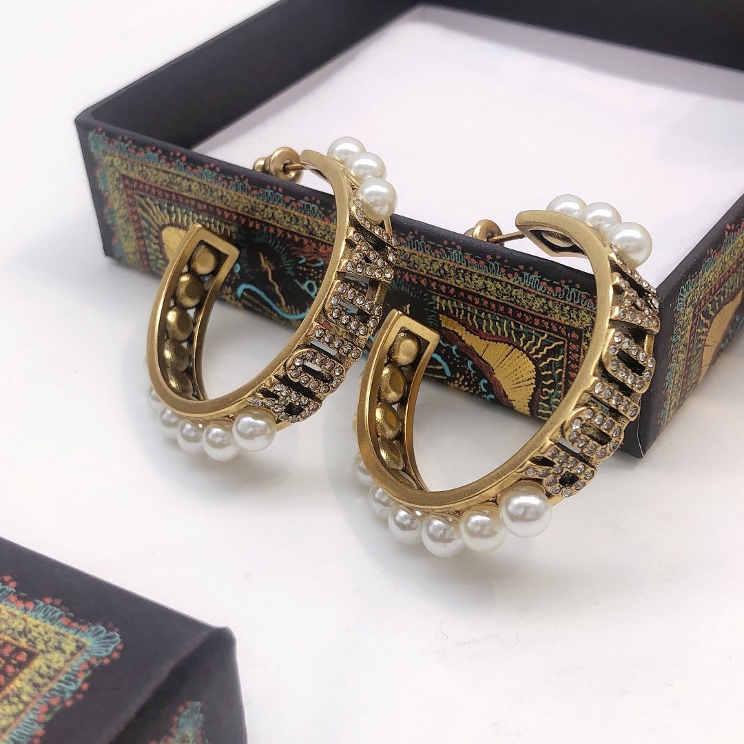 D10r earrings 001