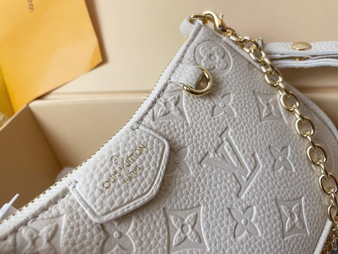 LV Easy Pouch On Strap M80349 Crème White 19 x 11.5 x 3 cm