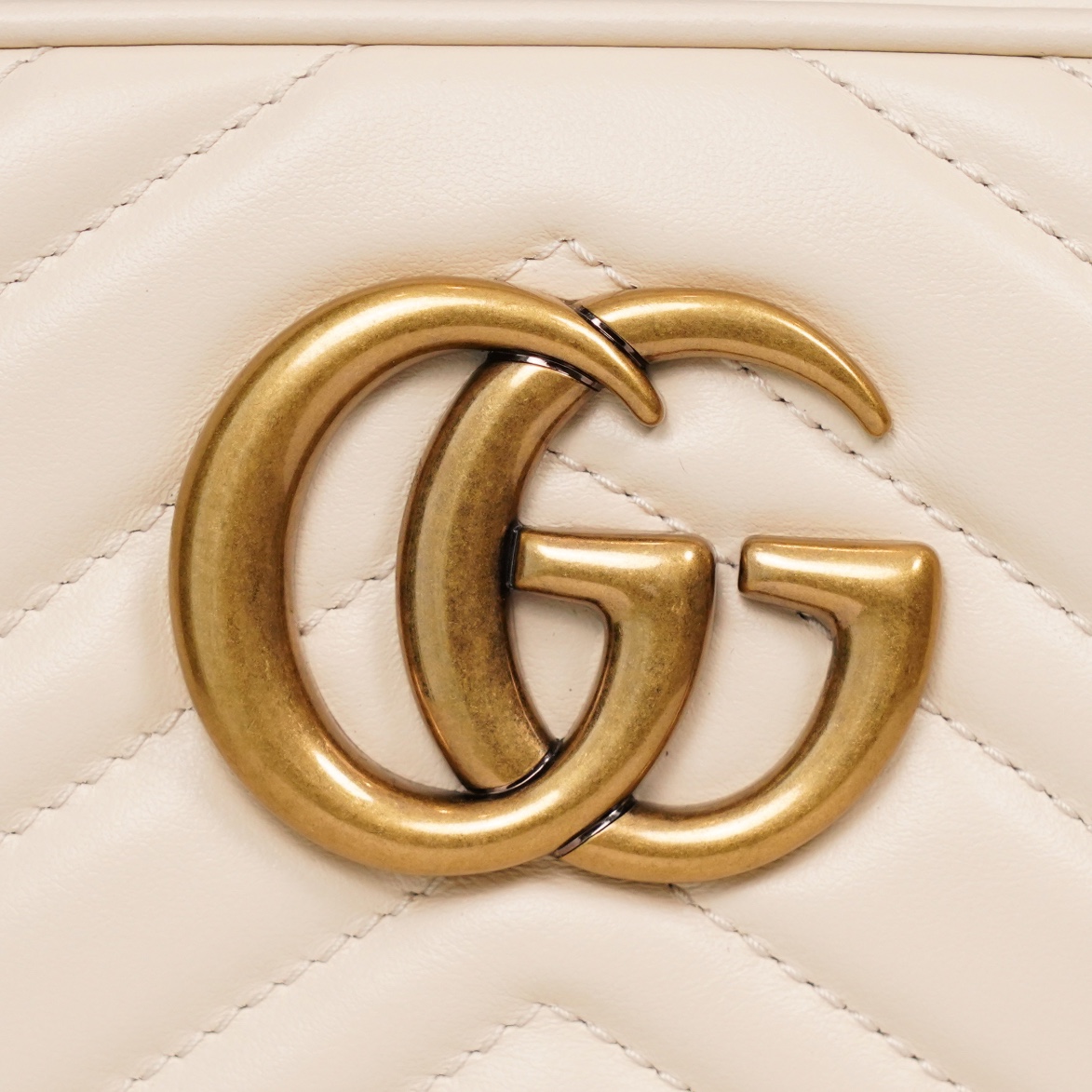 GG Marmont small matelassé shoulder bag (The camera bag) White 447632 - 24x13x7cm