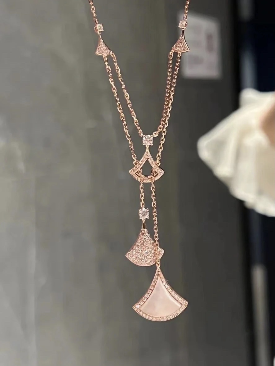 BV necklace 001