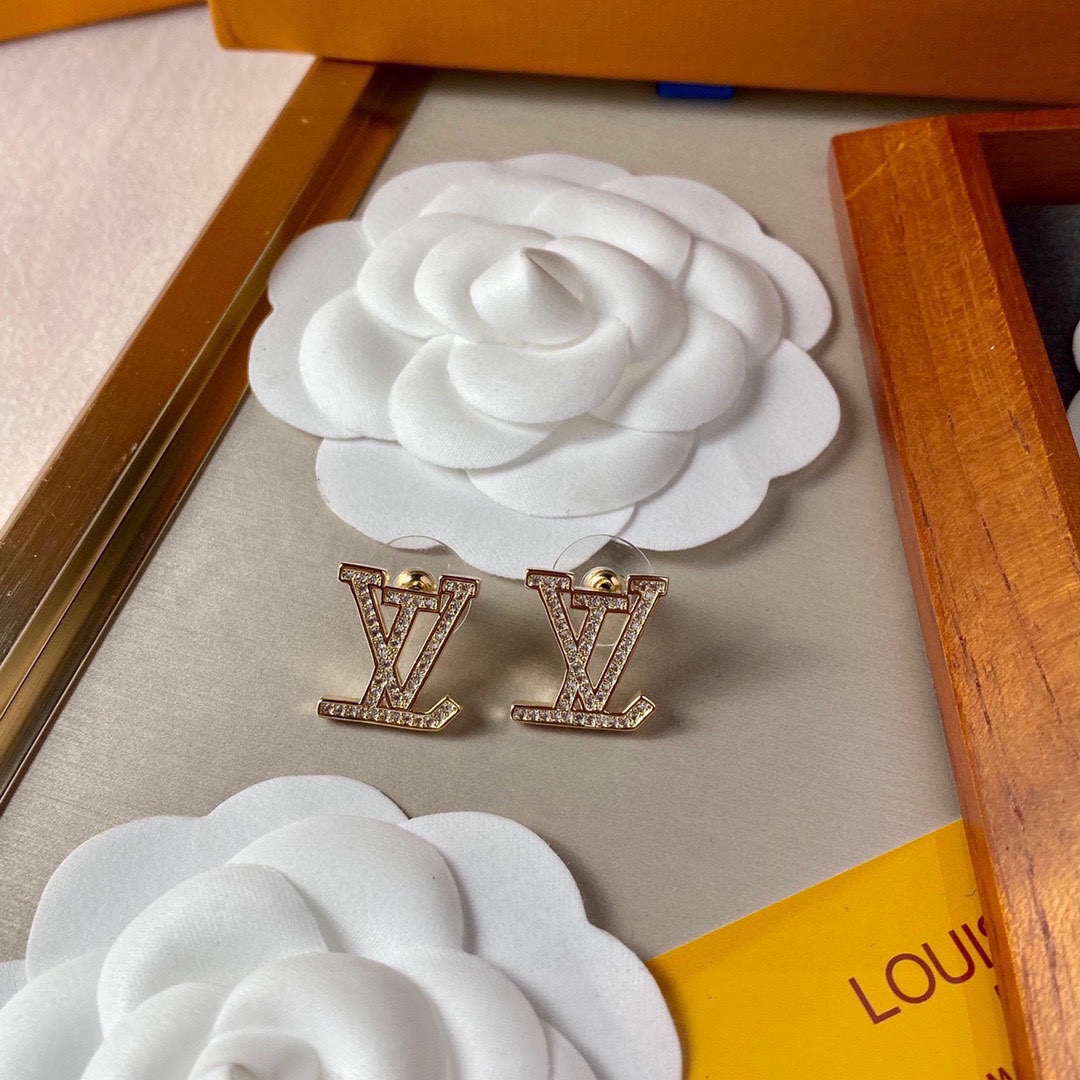 l0vis Vvtt0n earring 022