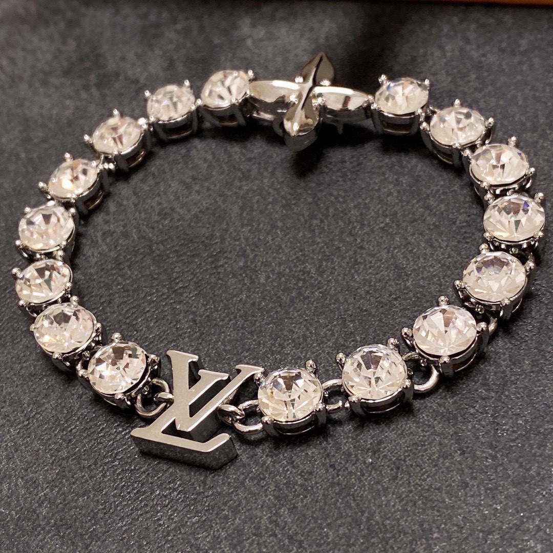 lv D1am0nd bracelet 002