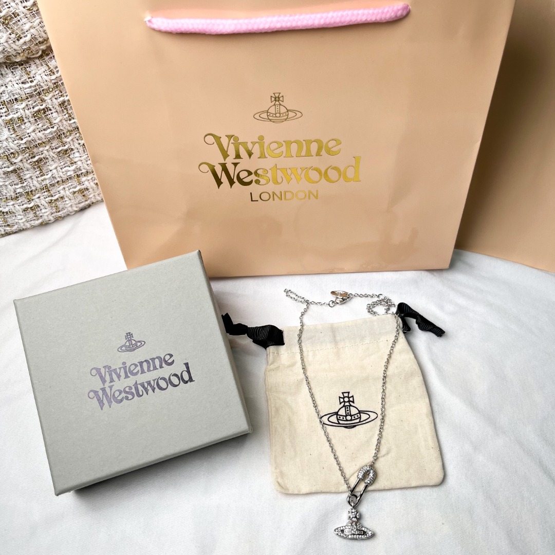 u1u1enne westwood sliver necklace