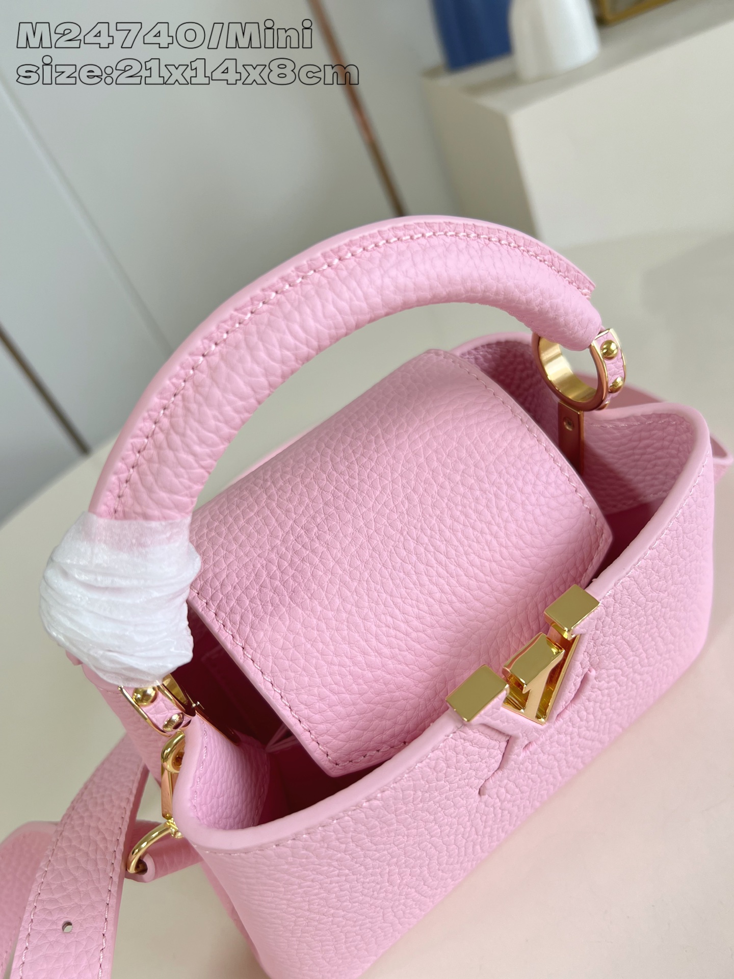 lv Capucines mini M24740 13.6 x 8 x 21