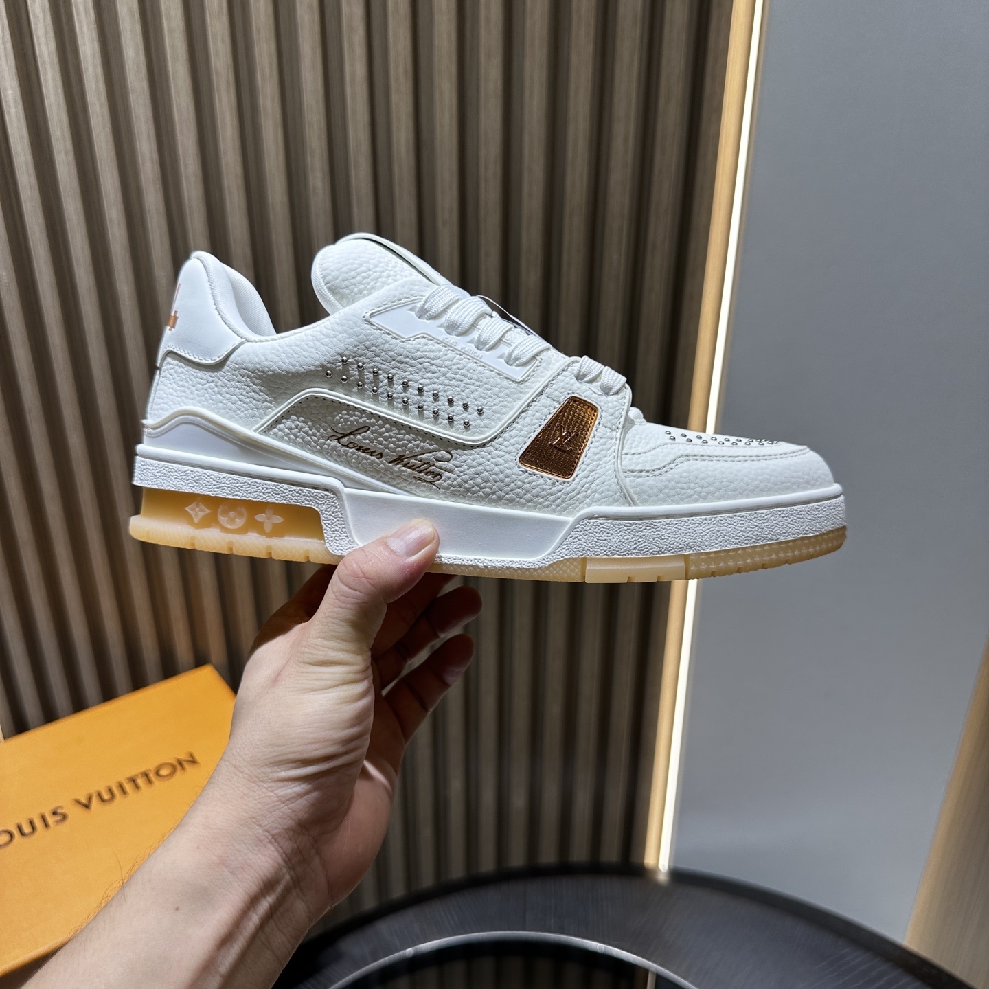 LV Sneaker 03